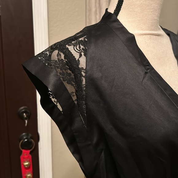 Victoria’s Secret Black Satin Robe - Picture 2 of 7